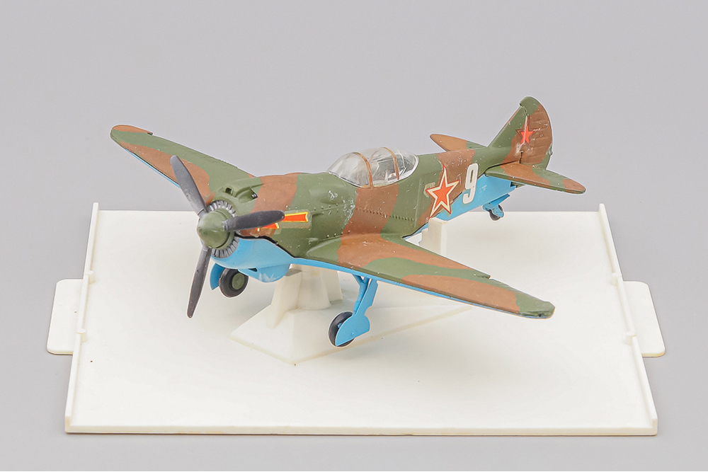 ЛАВОЧКИН ИСТРЕБИТЕЛЬ ЛА-5 (СДЕЛАНО  СССР)