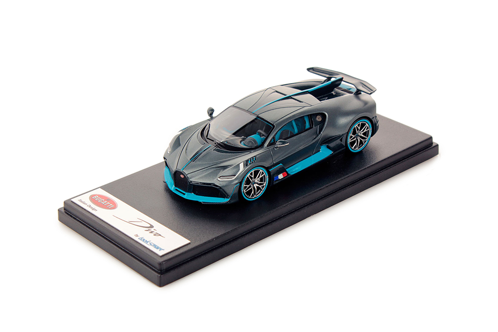 BUGATTI DIVO СЕРЫЙ С ГОЛУБЫМ