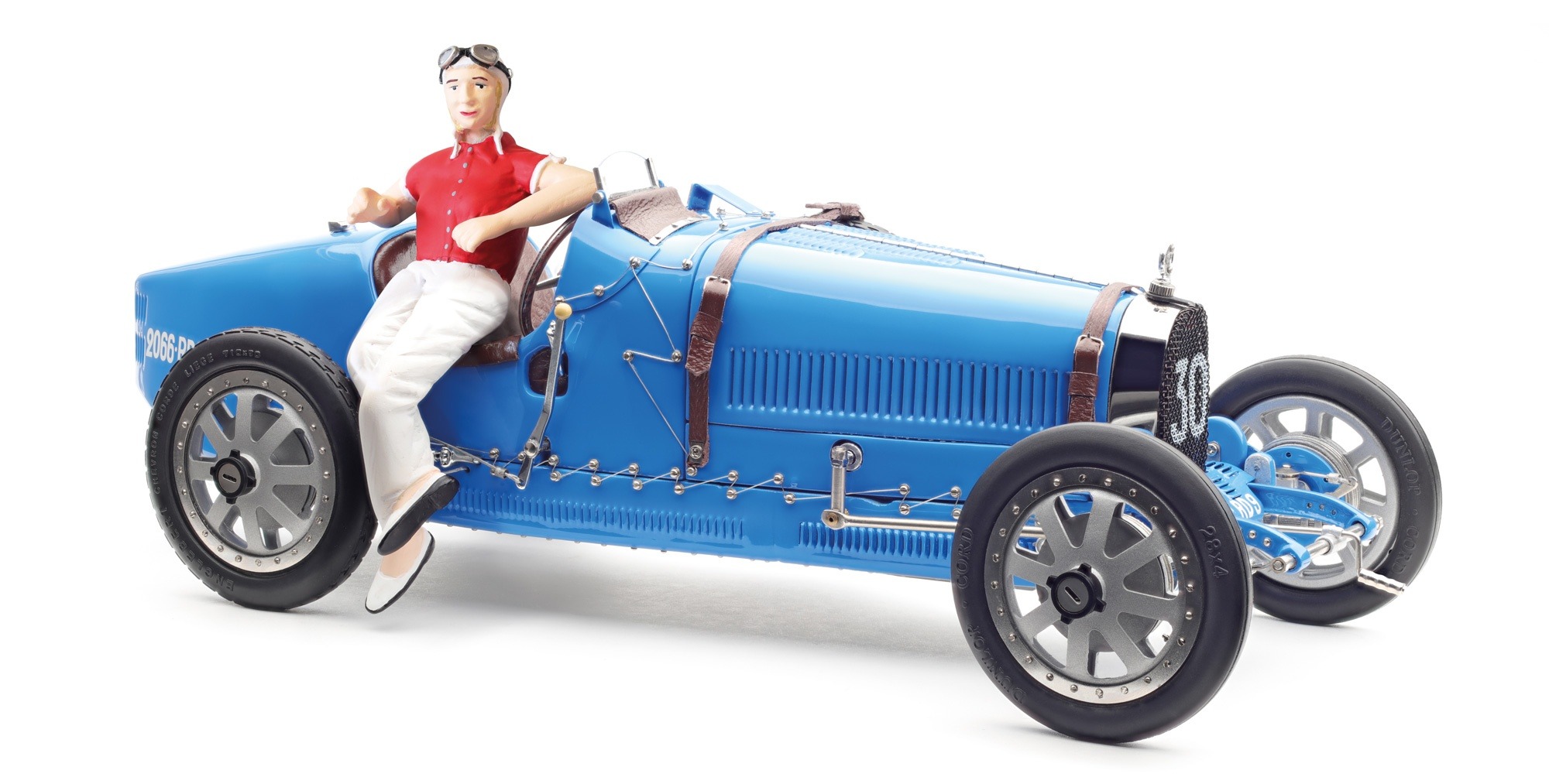 BUGATTI TYPE 35 GRAND PRIX BRIGHT BLUE LIVERY WITH A FEMALE RACER FIGURINE / БУГАТТИ ТИП 35 ГРАН-ПРИ BRIGHT СИНИЙ ЛИВРЕЯ С A FEMALE RACER FIGURINE