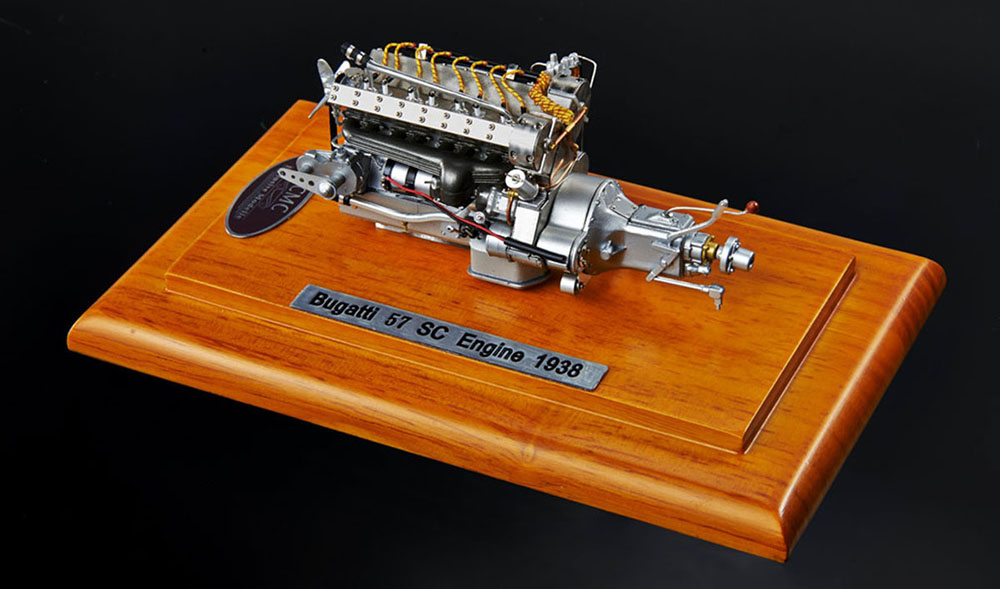 BUGATTI 57 SC 1935 ENGINE INCLUDING SHOWCASE