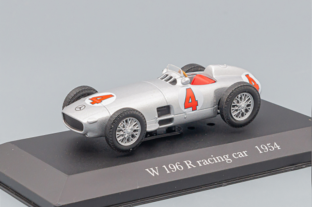 MERCEDES-BENZ W 196 R RACING CAR (1954), MERCEDES-BENZ OFFIZIELLE MODELL-SAMMLUNG 37, СЕРЕБРИСТЫЙ