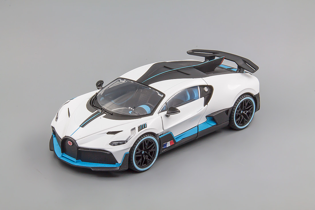 BUGATTI DIVO, БЕЛЫЙ