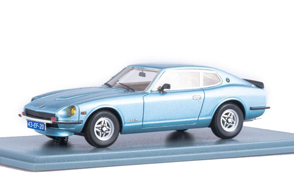 DATSUN 260Z 2+2 METALLIC LIGHT BLUE