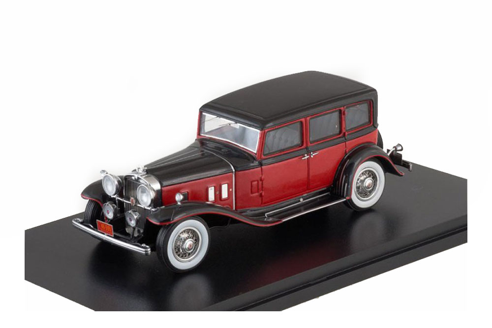 STUTZ SV-16 SEDAN 1933 RED/BLACK