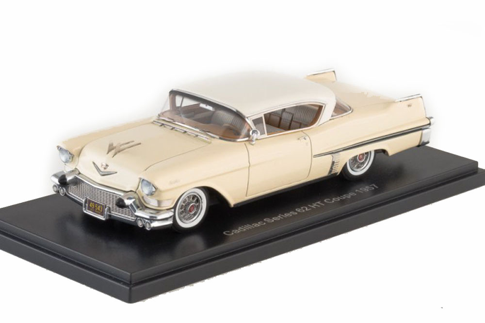 CADILLAC SERIES 62 HARDTOP COUPE 1957 LEGHORN CREAM/WHITE