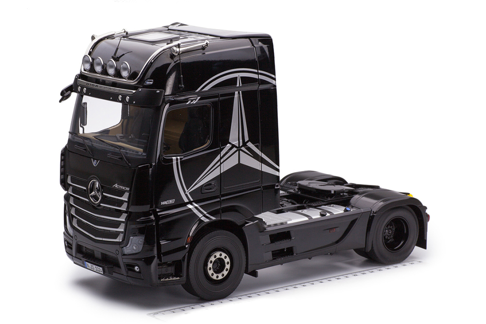 MERCEDES-BENZ ACTROS GIGASPACE 4X2 СЕДЕЛЬНЫЙ ТЯГАЧ, (С РАБОТАЮЩИМ СВЕТОМ) ЧЕРНЫЙ С РИСУНКОМ МЕРСЕДЕС