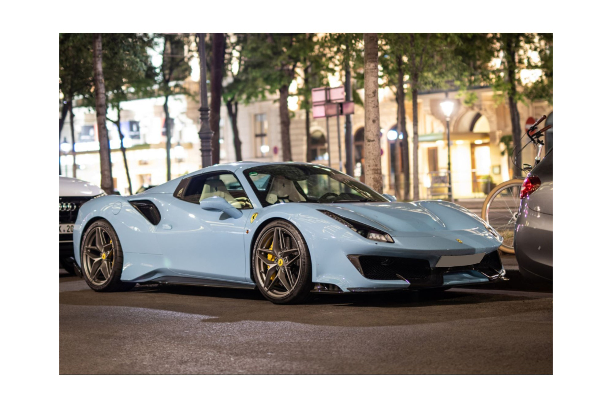 FERRARI 488 PISTA SPIDER AZZURRO LA PLATA / ФЕРРАРИ 488 ПИСТА СПАЙДЕР ЛА ПЛАТА 1:18 ГОЛУБОЙ
