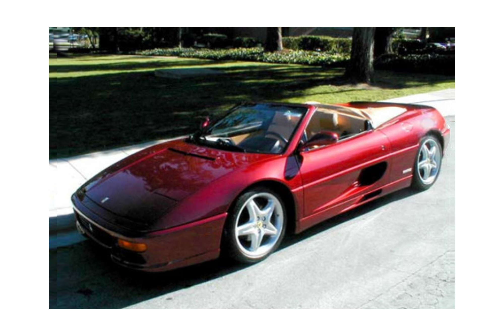 FERRARI 355 F1 SPIDER - AUTOMATIC GEAR ROSSO FIORANO - BEIGE INTERIOR / ФЕРРАРИ 355 Ф1 СПАЙДЕР 1:18 КРАСНЫЙ