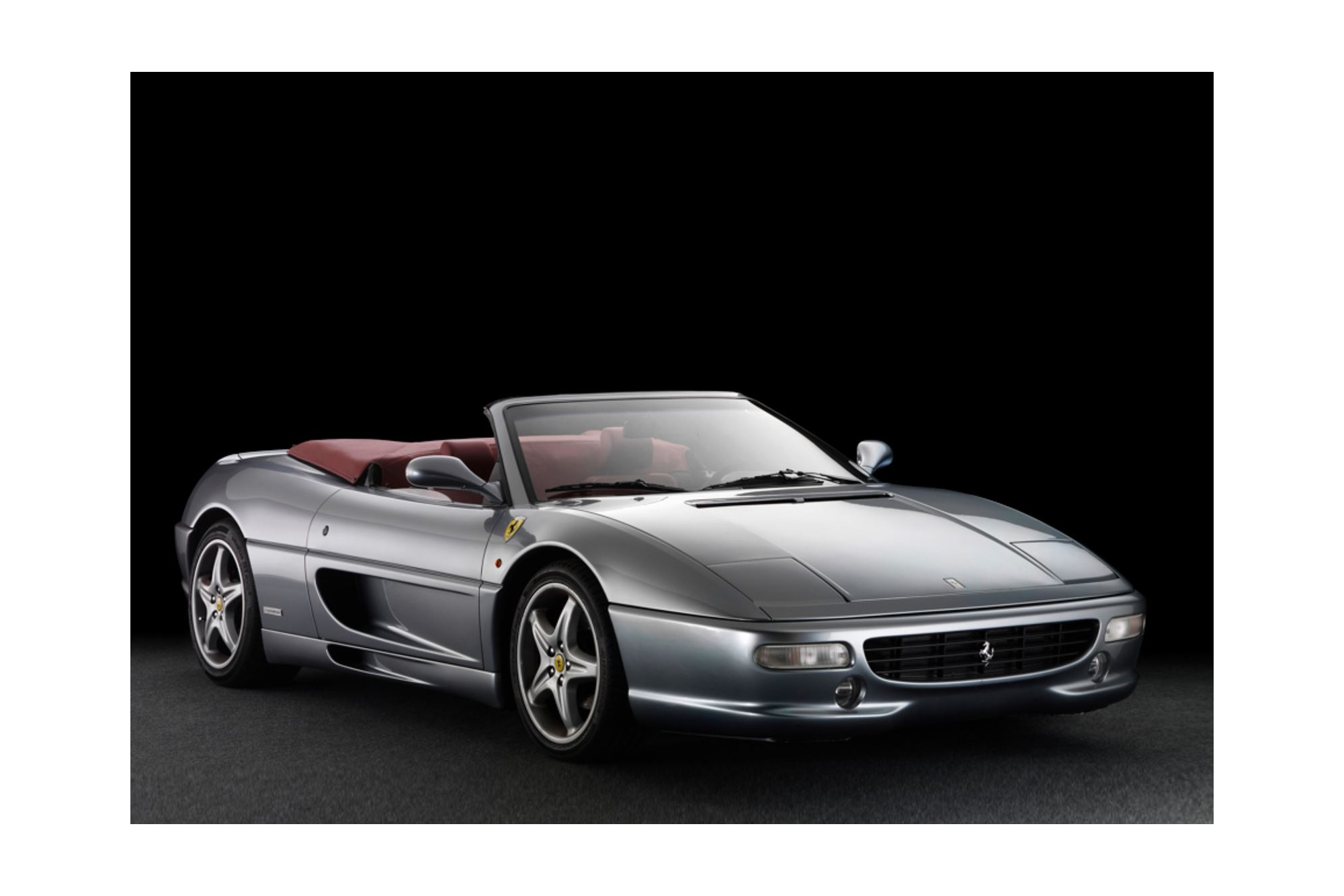 FERRARI 355 F1 SPIDER - AUTOMATIC GEAR - CHALLENGE GRID ARGENTO NURBURGRING - BORDEAUX INTERIOR / ФЕРРАРИ 355 Ф1 СПАЙДЕР 1:18 БОРДОВЫЙ