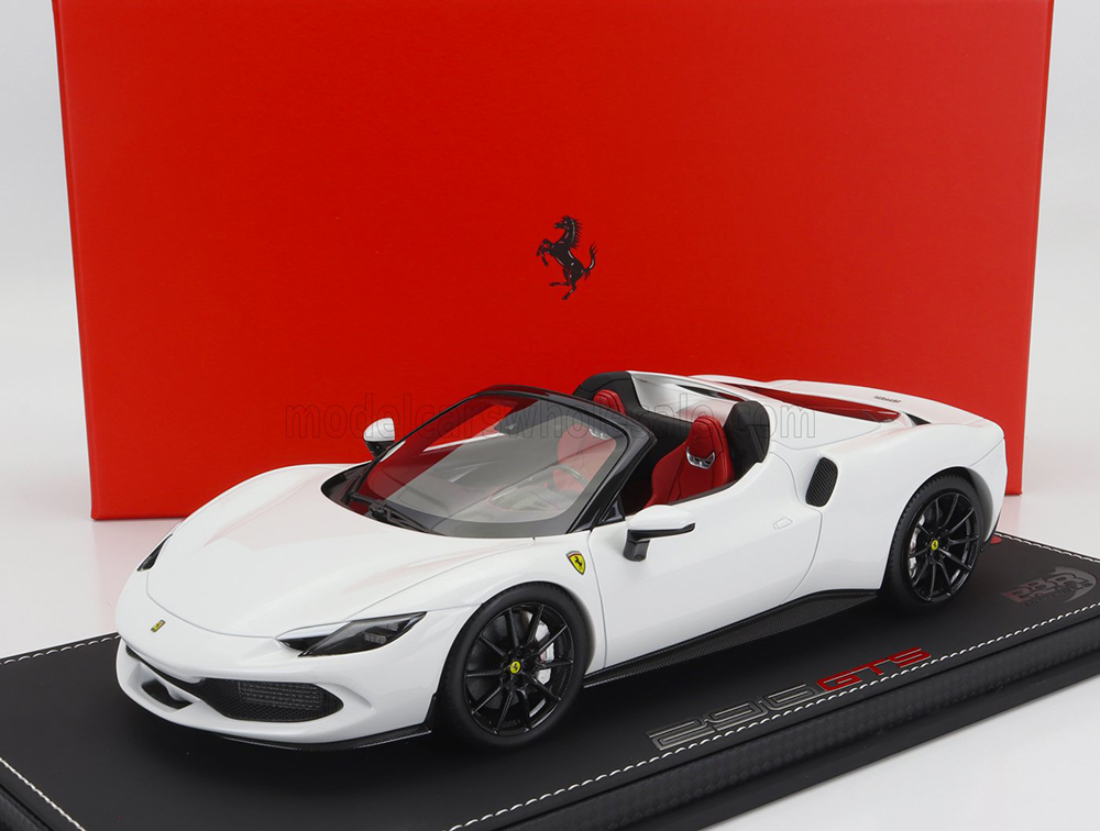 FERRARI 296 GTS SPIDER (2022) - CON VETRINA - WITH SHOWCASE, BIANCO CERVINO - WHITE