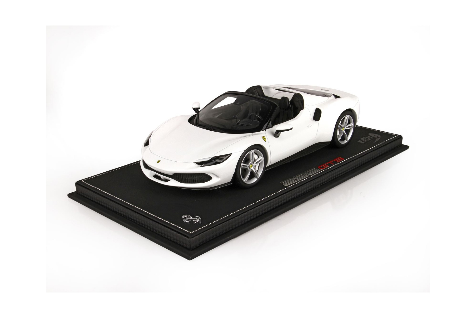 FERRARI 296 GTS WHITE CERVINO / ФЕРРАРИ 296 ГТС КЕРВИНО 1:18 БЕЛЫЙ