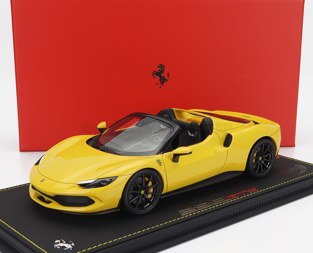 FERRARI 296 GTS SPIDER (2022) - CON VETRINA - WITH SHOWCASE, GIALLO MODENA - YELLOW