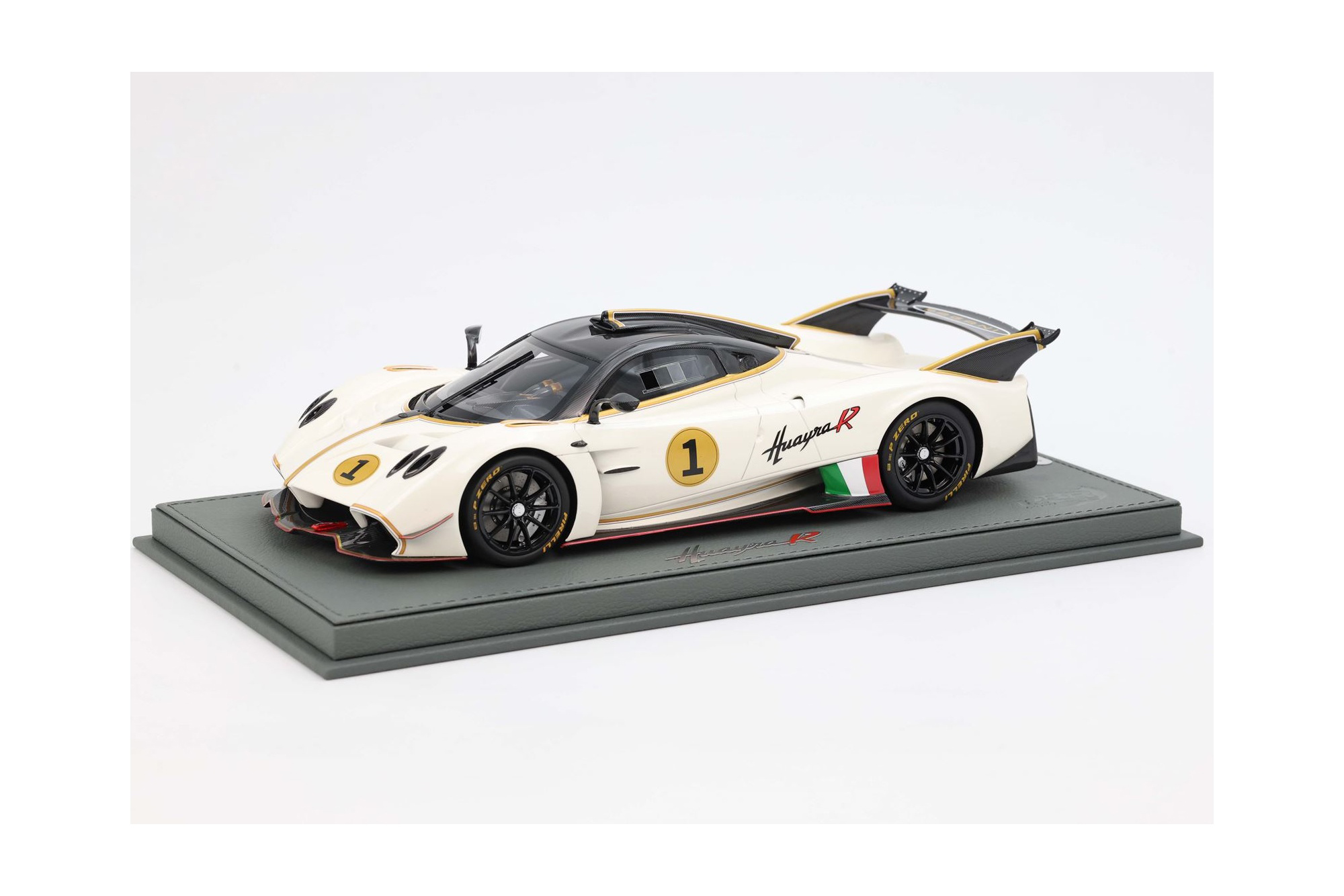 PAGANI HUAYRA R WHITE BENNY AND GLOSS CARBON ROOF / ПАГАНИ ХУАЙРА Р БЕННИ ГЛОСС КАРБОН РООФ 1:18 БЕЛЫЙ