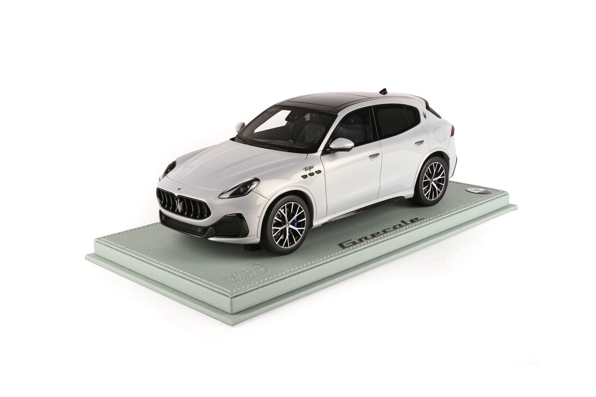 MASERATI GRECALE TROFEO 2022 GREYISH BLUE / МАЗЕРАТИ ГРЕКАЛЕ ТРОФЕО 2022 ГРЕИИСХ 1:18 СИНИЙ