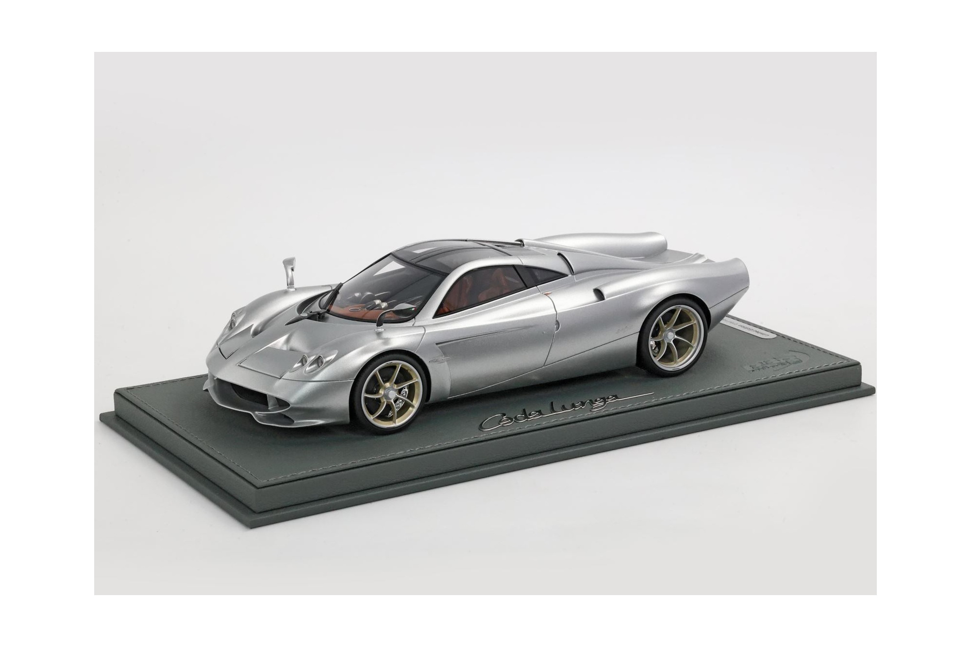 PAGANI HUAYRA CODALUNGA SEMI MATT GRIGIO MONTECARLO / ПАГАНИ ХУАЙРА КОДАЛУНГА СЕМИ МАТТ МОНТЕКАРЛО 1:18 СЕРЫЙ