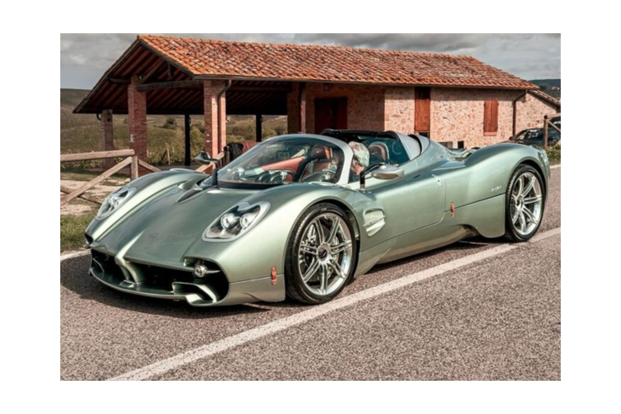 PAGANI UTOPIA ROADSTER VERDE MARA - OPEN ROOF / ПАГАНИ УТОПИЯ РОДСТЕР МАРА 1:18 ЗЕЛЕНЫЙ