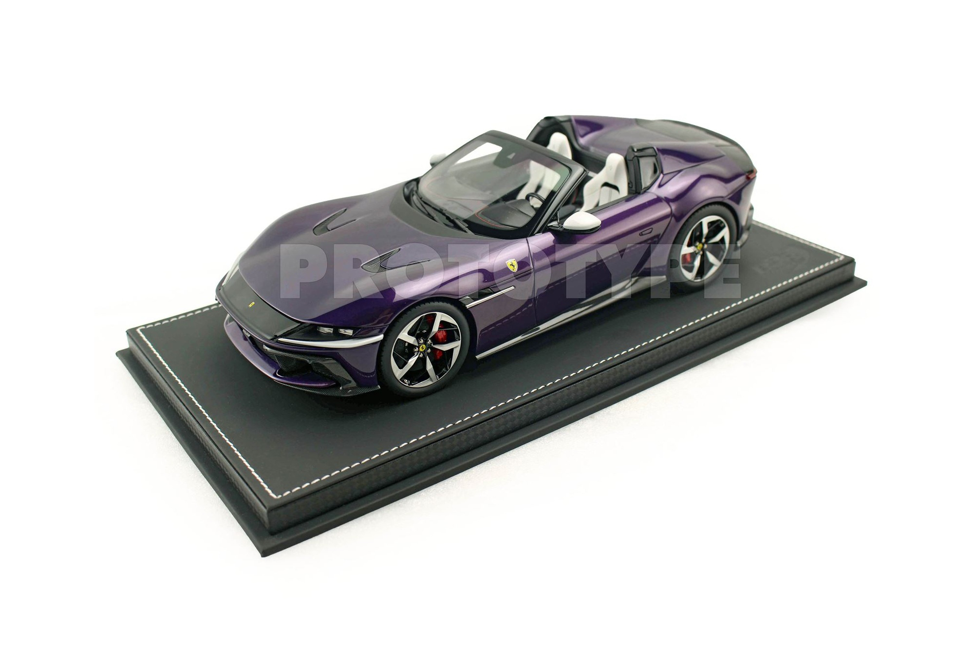 FERRARI 12CILINDRI SPIDER VIOLA HONG KONG / ФЕРРАРИ 12КИЛИНДРИ СПАЙДЕР ХОНГ КОНГ 1:18 ФИОЛЕТОВЫЙ