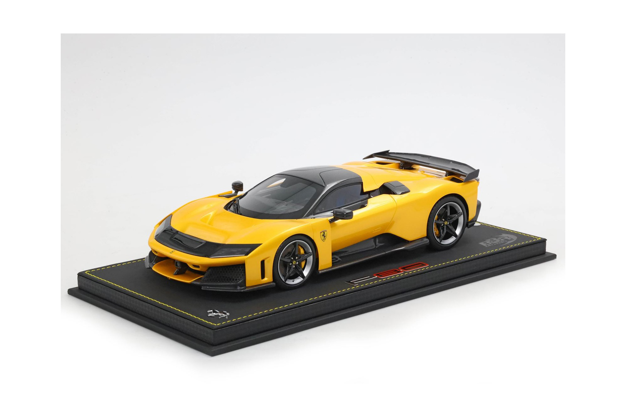 FERRARI F80 GIALLO TRISTRATO YELLOW BRAKES AND BICOLOR RIMS / ФЕРРАРИ Ф80 ТРИСТРАТО БРАКЕС БИКОЛОР ДИСКИ 1:18 ЖЕЛТЫЙ