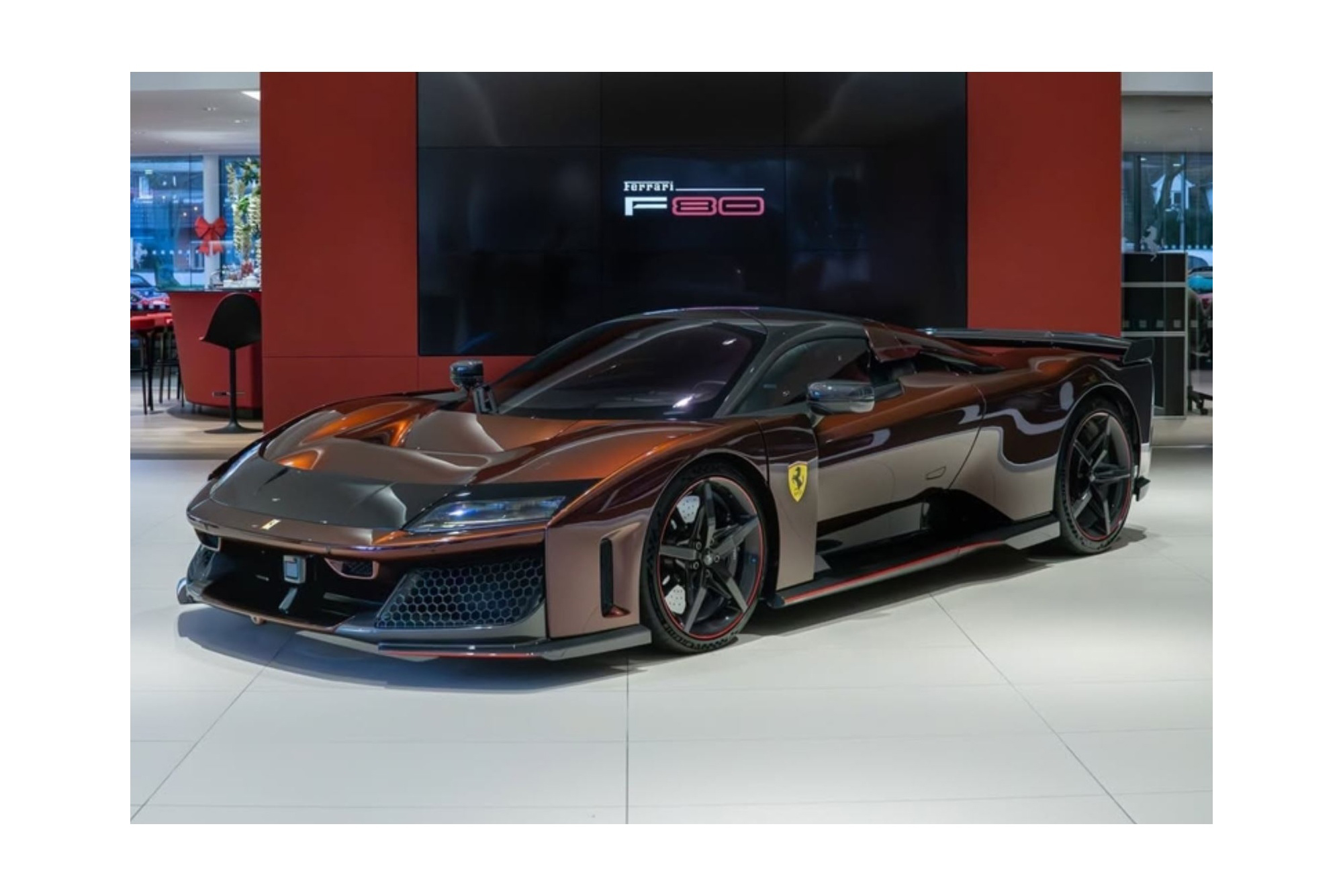 FERRARI F80 ROSSO TAORMINA / ФЕРРАРИ Ф80 ТАОРМИНА 1:18 КРАСНЫЙ