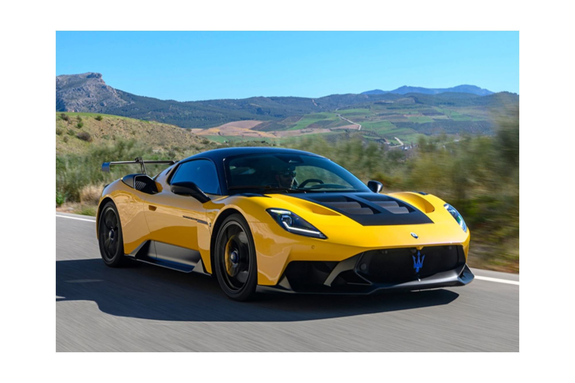 MASERATI GT2 STRADALE GIALLO GENIO / МАЗЕРАТИ ГТ2 СТРАДАЛЕ ГЕНИО 1:18 ЖЕЛТЫЙ