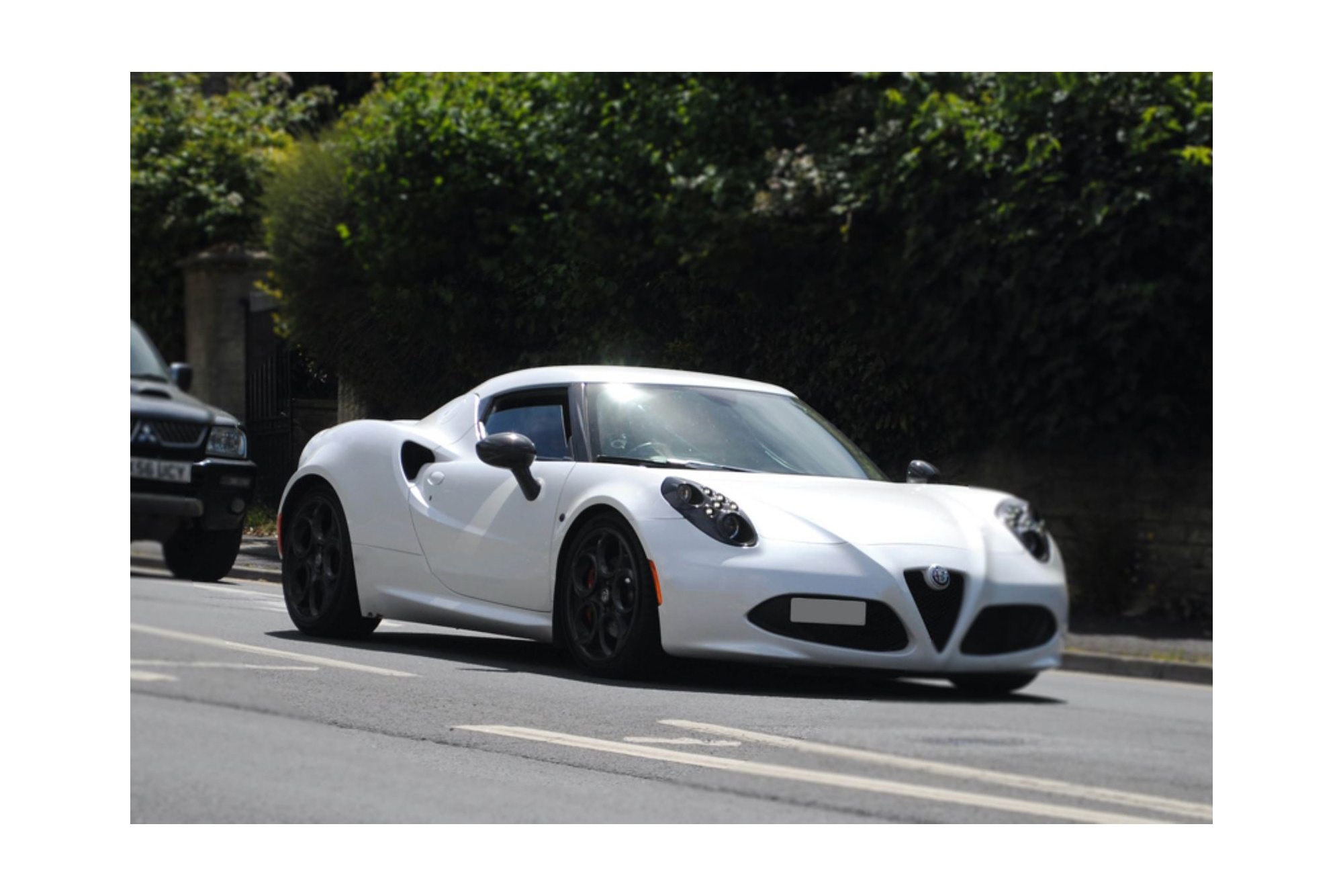 ALFA ROMEO 4C MATT BIANCO CARRARA / АЛЬФА РОМЕО 4К МАТТ КАРРАРА 1:18 БЕЛЫЙ
