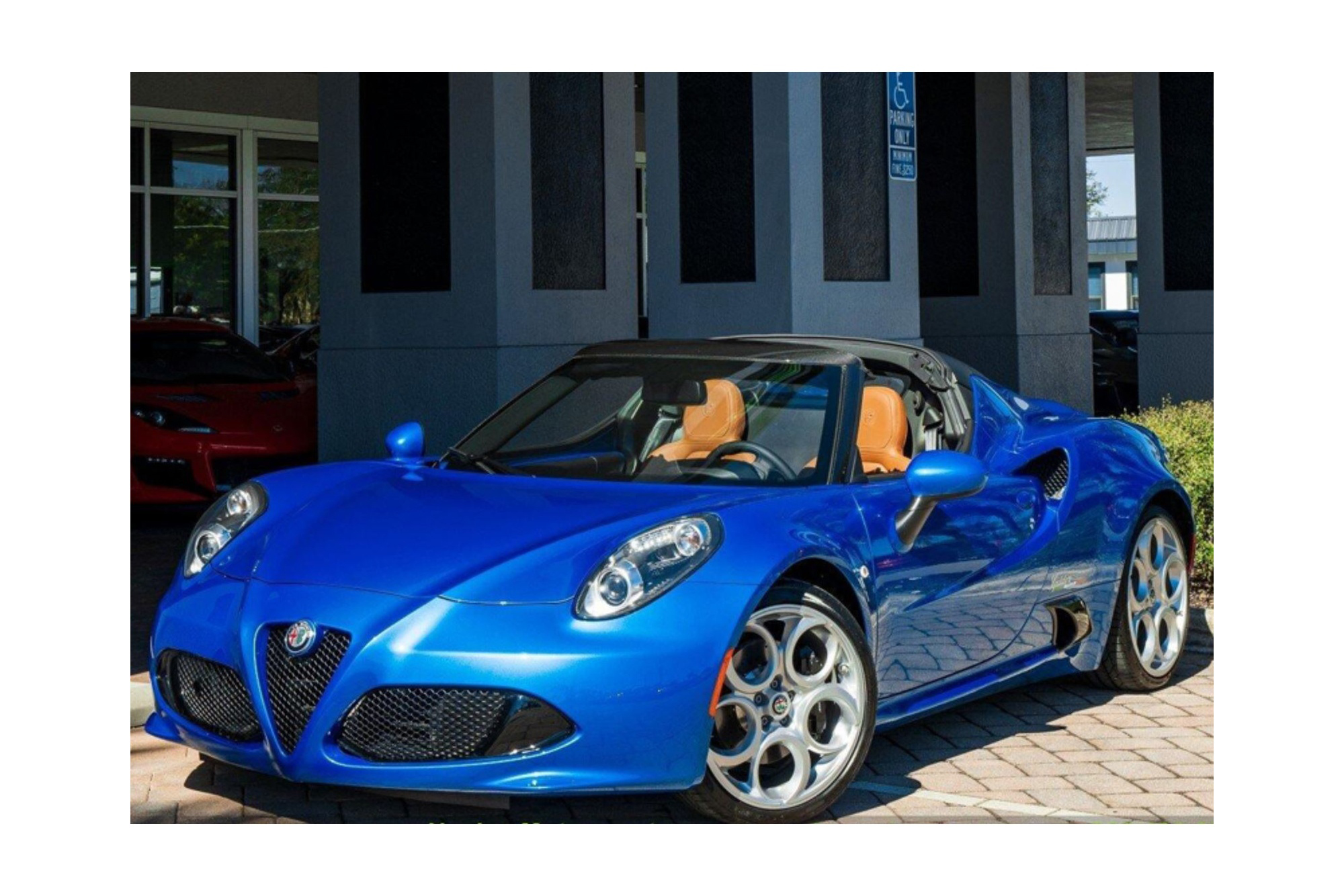 ALFA ROMEO 4C SPIDER BLU MISANO / АЛЬФА РОМЕО 4К СПАЙДЕР МИСАНО 1:18 СИНИЙ
