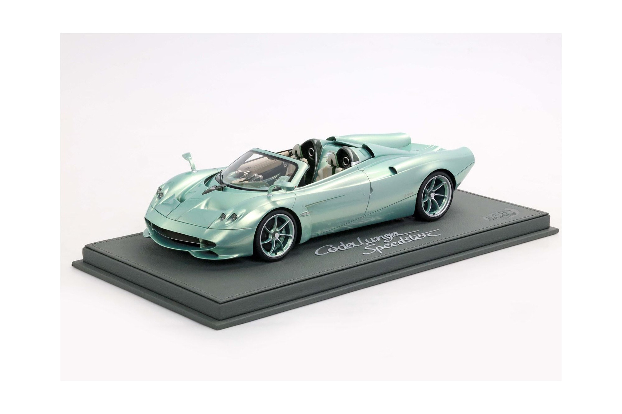 PAGANI HUAYRA CODALUNGA SPEEDSTER VERDE SPEEDSTER / ПАГАНИ ХУАЙРА КОДАЛУНГА СПЕЕДСТЕР СПЕЕДСТЕР 1:18 ЗЕЛЕНЫЙ