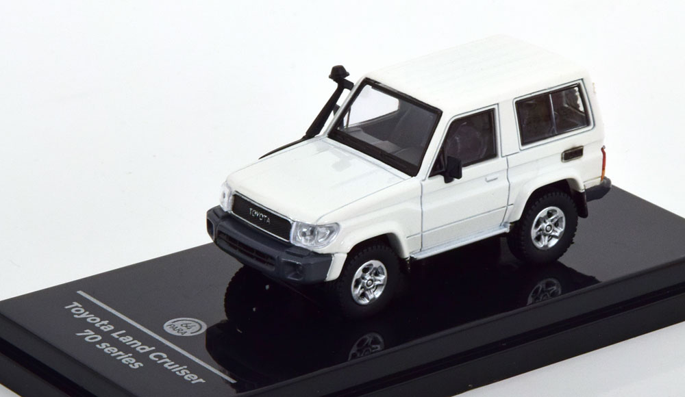 TOYOTA LAND CRUISER 71 2014 WHITE (ДЛИНА МОДЕЛИ 6-10 СМ)