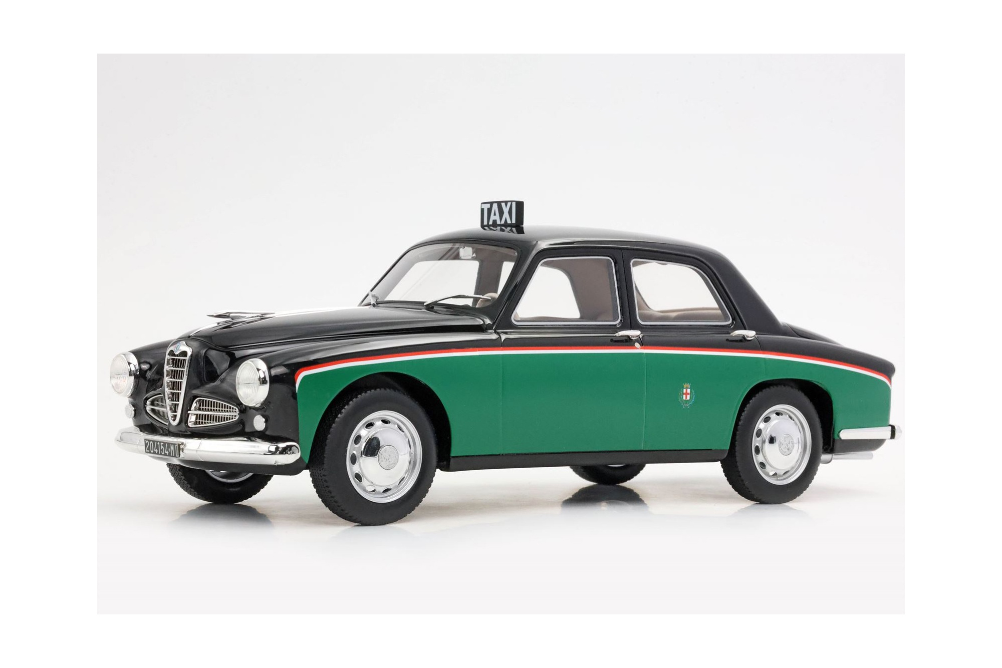ALFA ROMEO 1900 BY RGM DESIGN TAXI MILANO / АЛЬФА РОМЕО 1900 РГМ ДЕСИГН ТАКСИ МИЛАНО 1:18