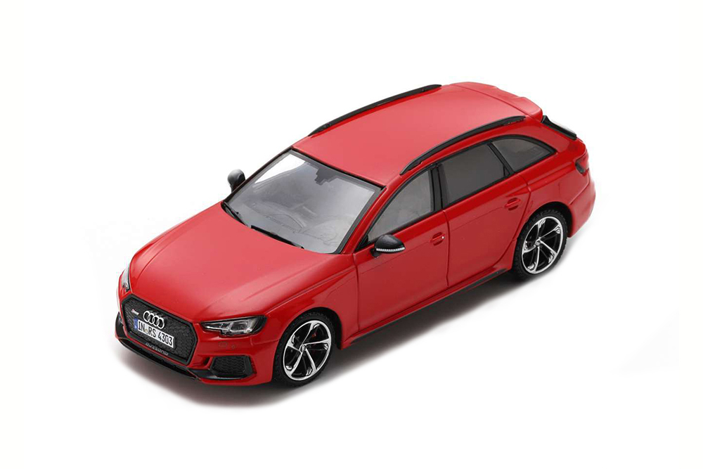 AUDI RS 4 2018 RED