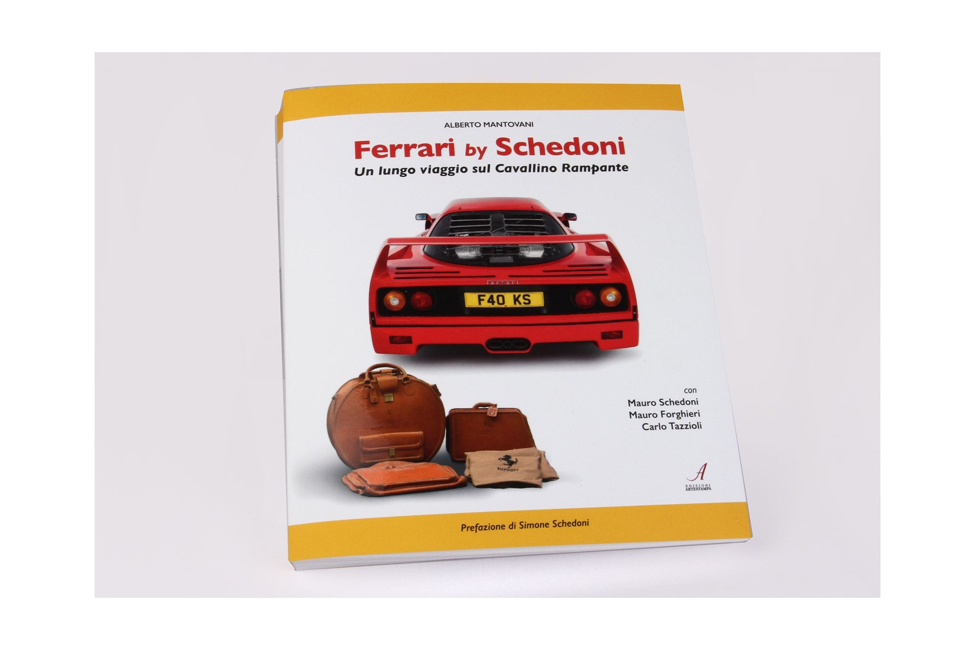 BOOK FERRARI BY SCHEDONI ITALIAN LANGUAGE UN LUNGO VIAGGIO SUL CAVALLINO RAMPANTE / ФЕРРАРИ БООК СКХЕДОНИ ИТАЛИАН ЛАНГУАГЕ УН ЛУНГО ВИАГГИО СУЛ КАВАЛЛИНО 1:1