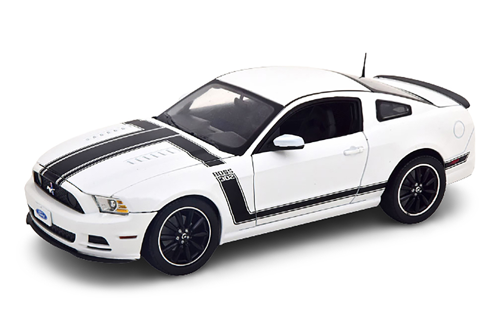 FORD MUSTANG BOSS 302 2013 WHITE BLACK