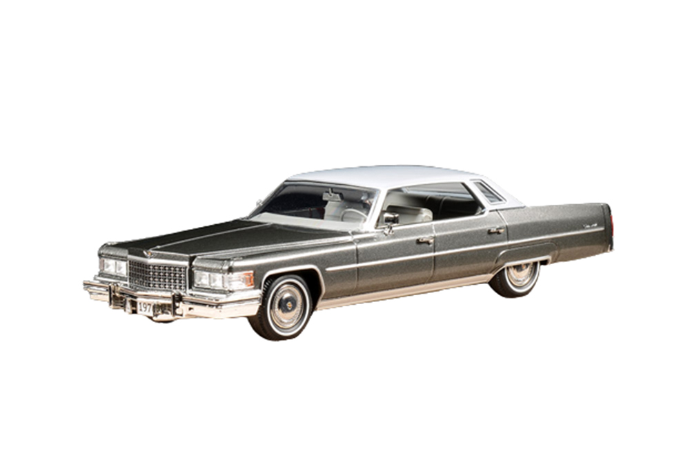 CADILLAC SEDAN DEVILLE 1976 GEORGIAN SILVER METALLIC / КАДИЛЛАК СЕДАН ДЕВИЛЬ 1976 ГРУЗИНСКИЙ СЕРЕБРИСТЫЙ МЕТАЛЛИК