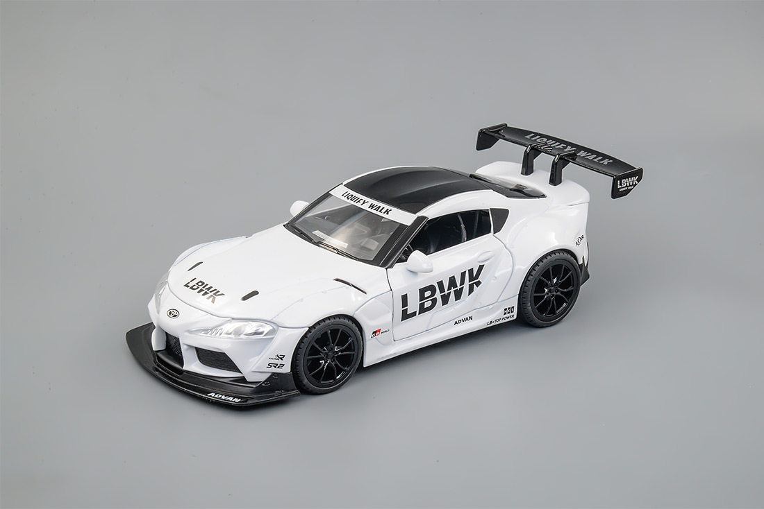 TOYOTA SUPRA, БЕЛЫЙ