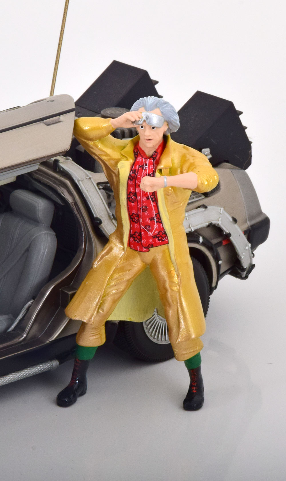 FIGURINE DOC EMMETT BROWN BACK TO THE FUTURE / ФИГУРКА ДОКТОРА ЭММЕТА БРАУНА "НАЗАД В БУДУЩЕЕ"