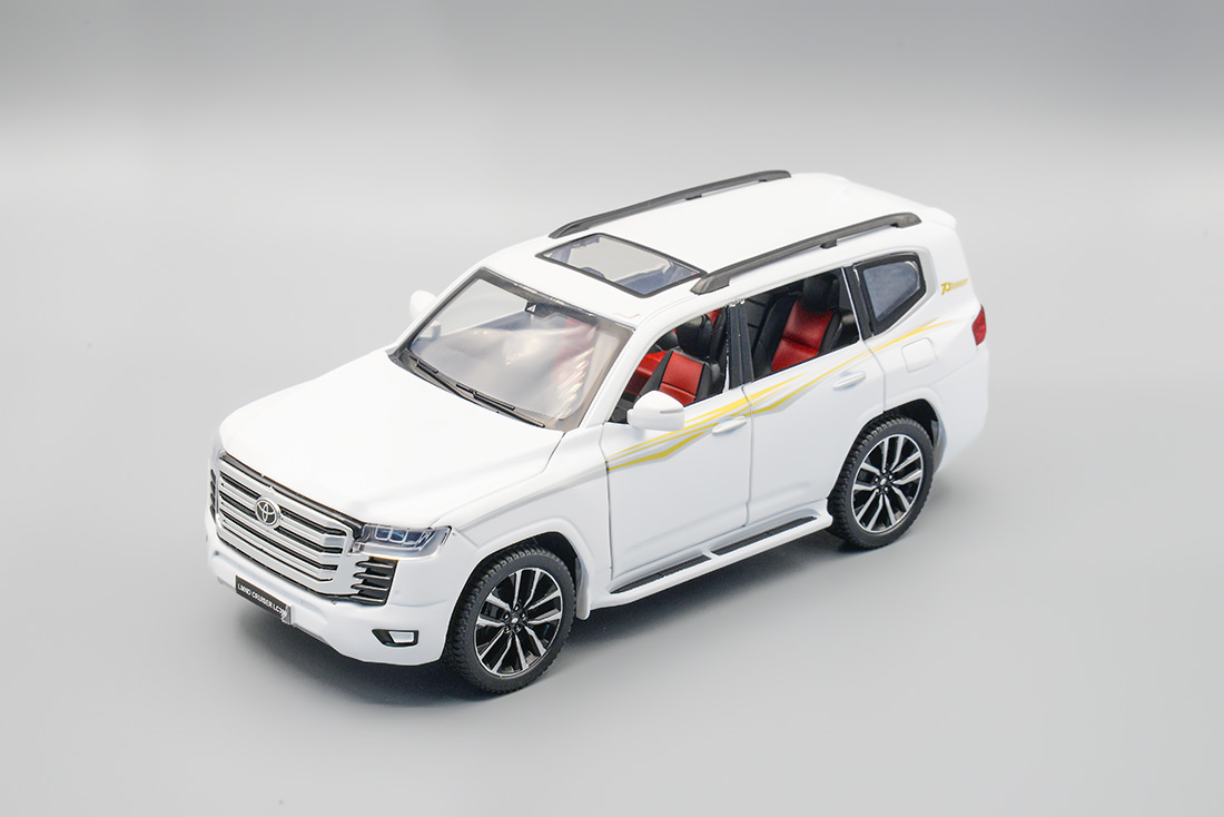 TOYOTA LAND CRUISER 300, 2022 Г. 70TH ANNIVERSARY, БЕЛЫЙ