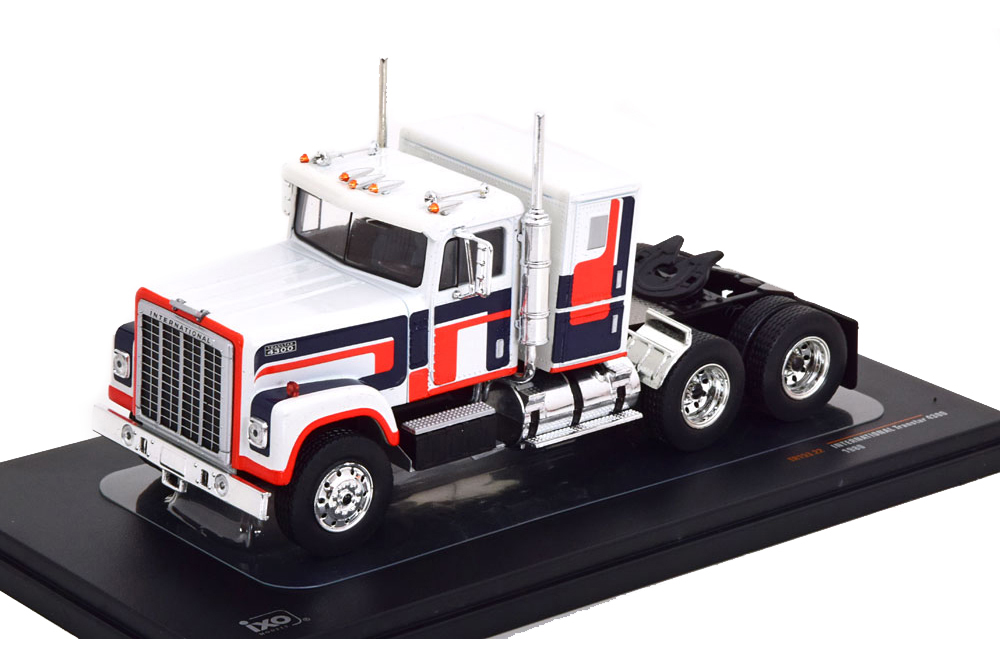 INTERNATIONAL TRANSTAR 4300 TOWING VEHICLE 1980 WHITE DARKBLUE RED