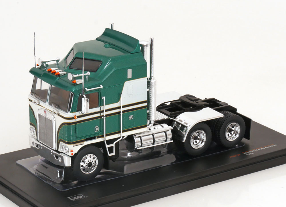 KENWORTH K100 AERODYNE TOWING VEHICLE 1976 GREEN METALLIC WHITE