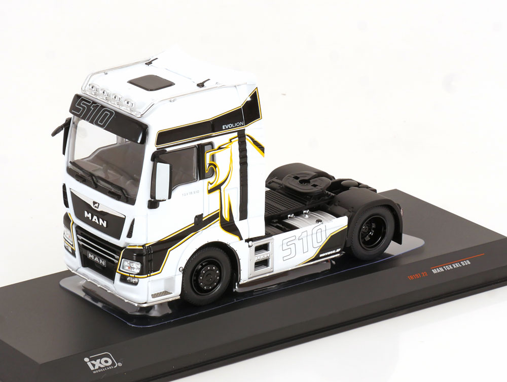 MAN TGX XXL D38 WHITE BLACK YELLOW