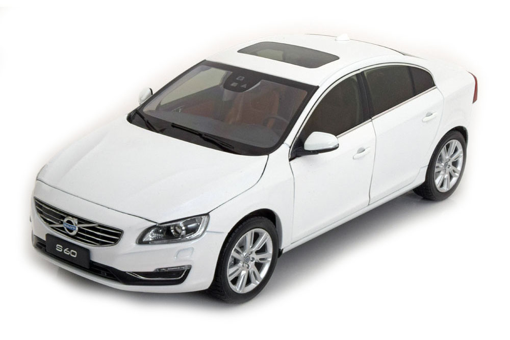 VOLVO S60 (2015), CRYSTAL WHITE PEARL