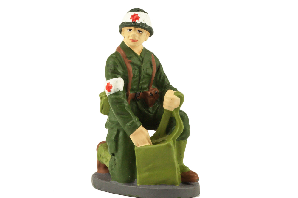 МОДЕЛЬ ФИГУРКИ FIGURINES 1 FRENCH MILITARY SANITARY WITH MEDICAL BAG