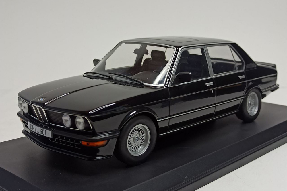 BMW M535 (E12) BLACK 1:18 NOREV