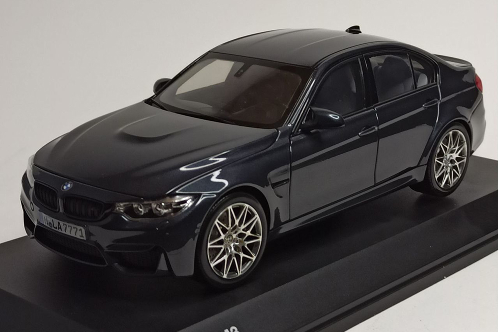 BMW M3 1:18 ДИЛЕРСКАЯ