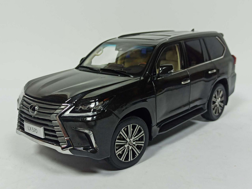 LEXUS LX 570 KYOSHO BLACK 1:18