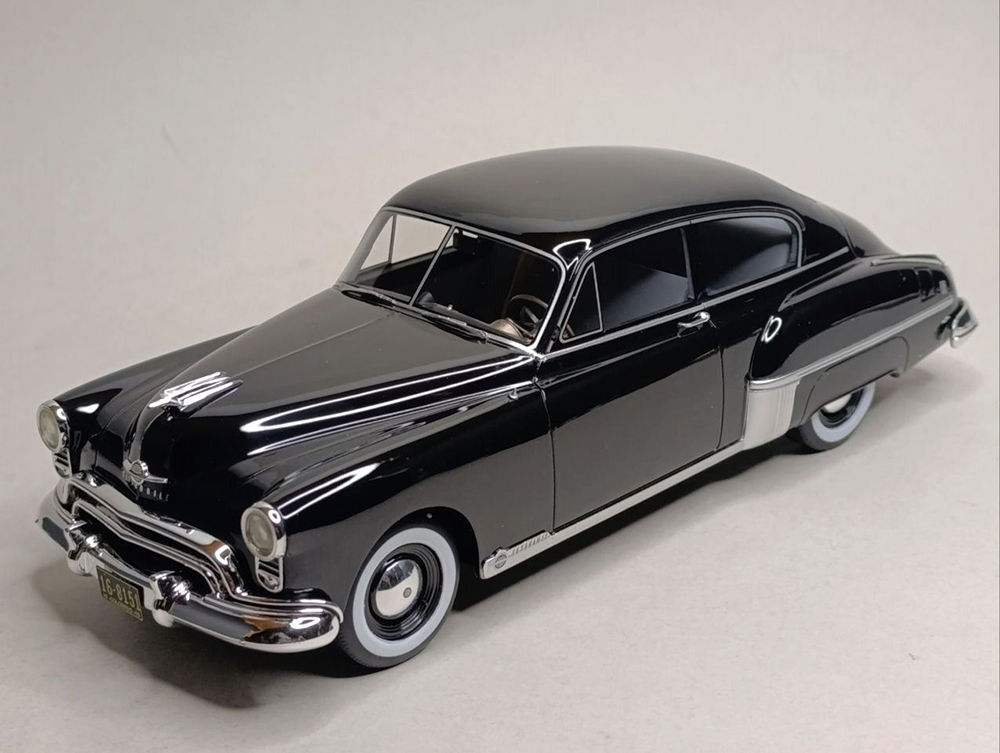 OLDSMOBILE ROCKET 88 BOS MODELS 1:18