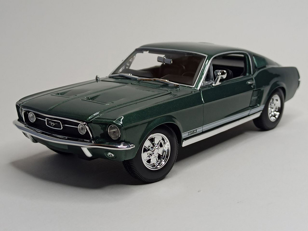 FORD MUSTANG GTA FASTBACK 1967 MAISTO 1:18