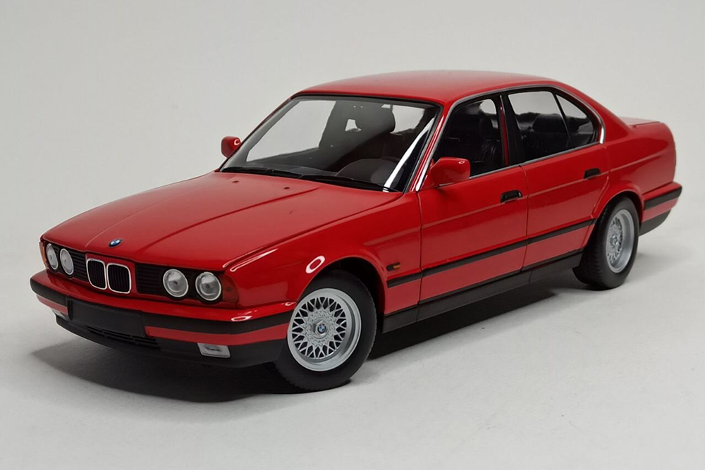 BMW 535I E34 1988 RED 1:18 MINICHAMPS