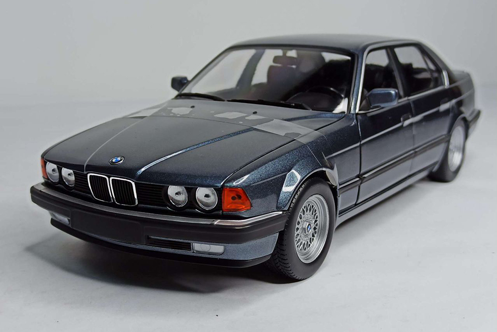 BMW 730I E32 1986 GREY 1:18 MINICHAMPS