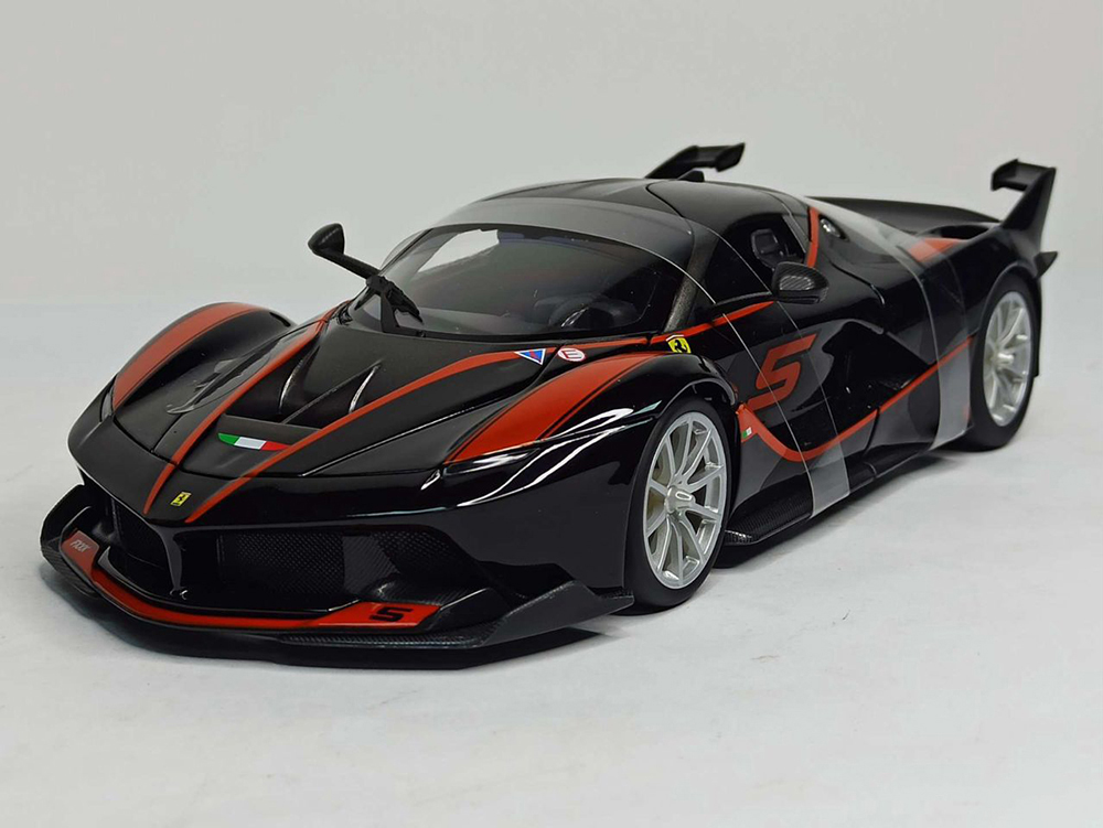 FERRARI FXX K #5 1:18 BBURAGO