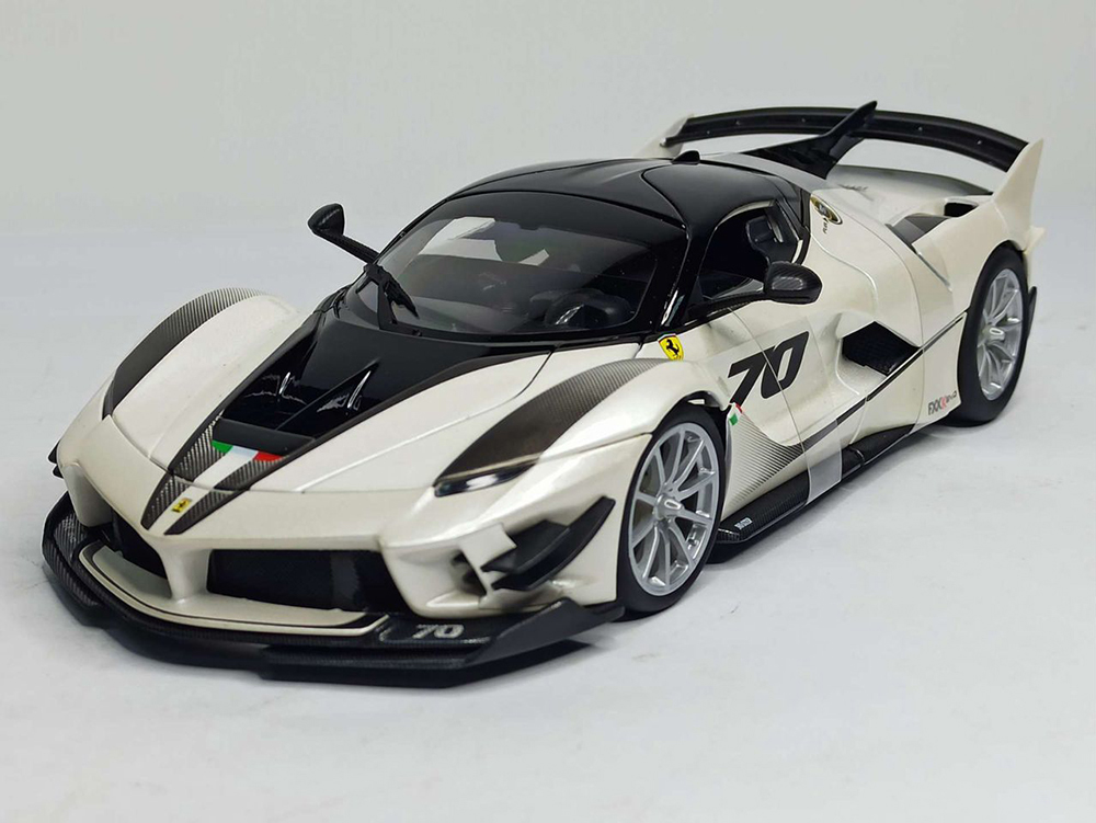 FERRARI FXX K EVO 1:18 BBURAGO